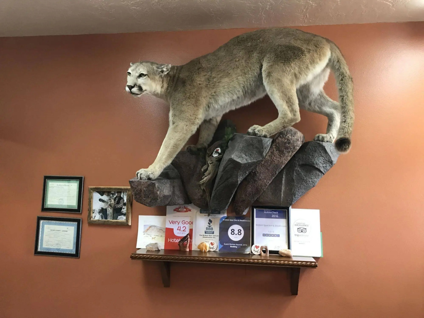 Broken Spur Inn & Steakhouse