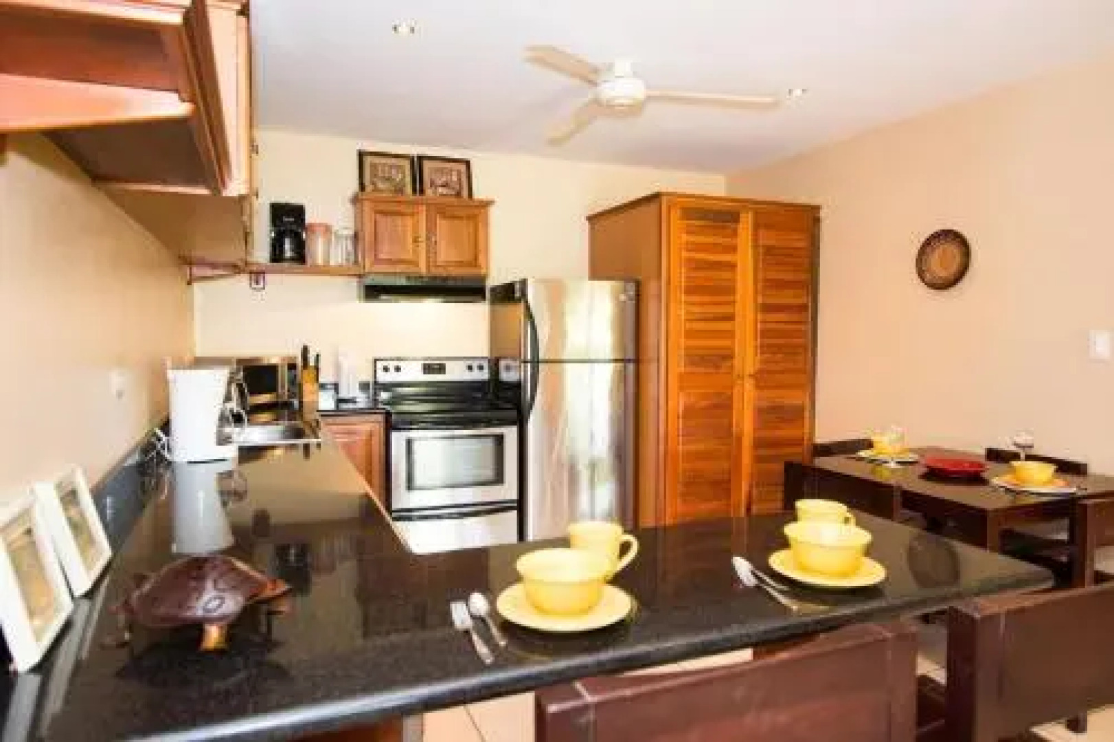 Updated budget condo centrally located at 5 minute drive from 4 beaches