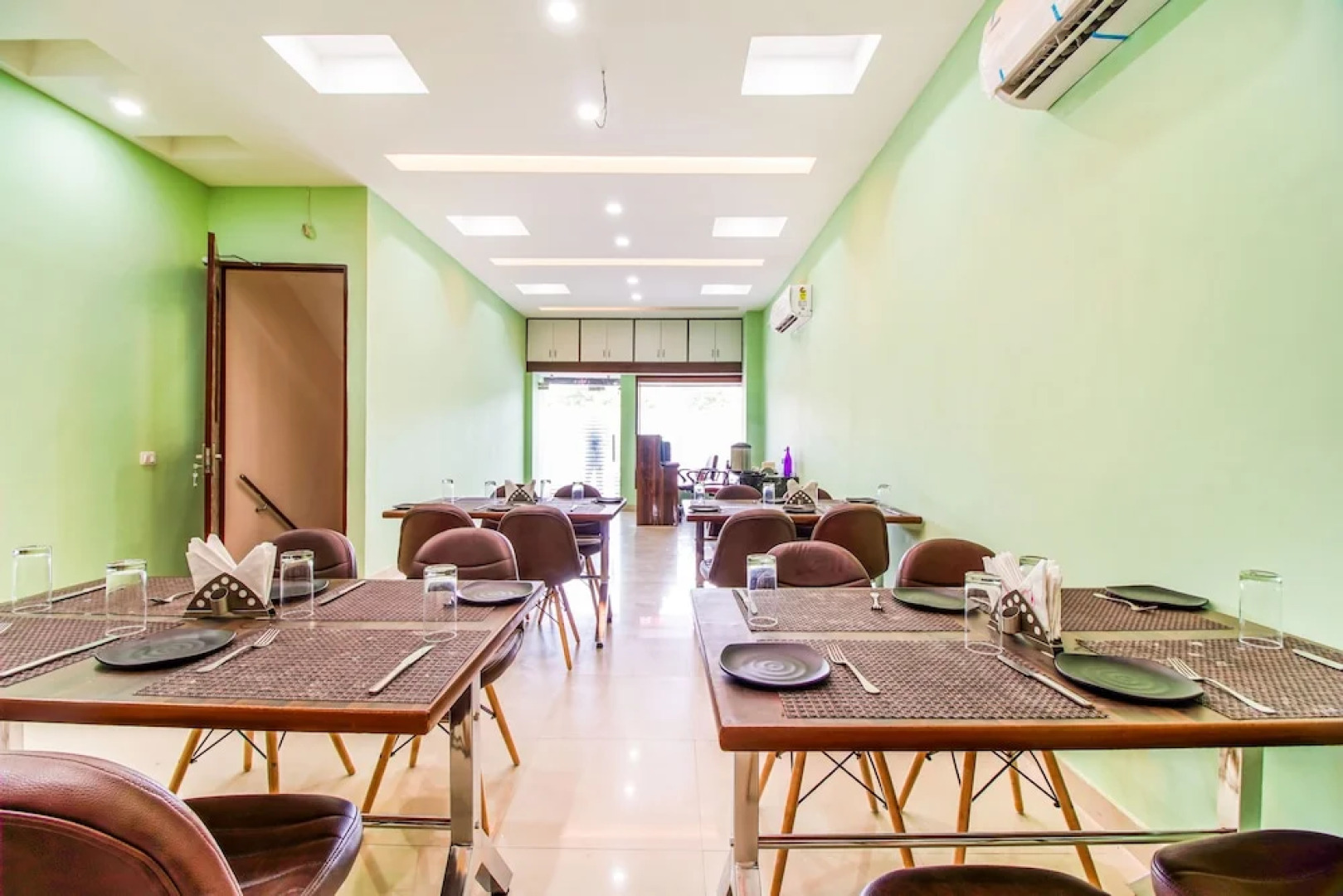 OYO 4856 Hotel The Benz