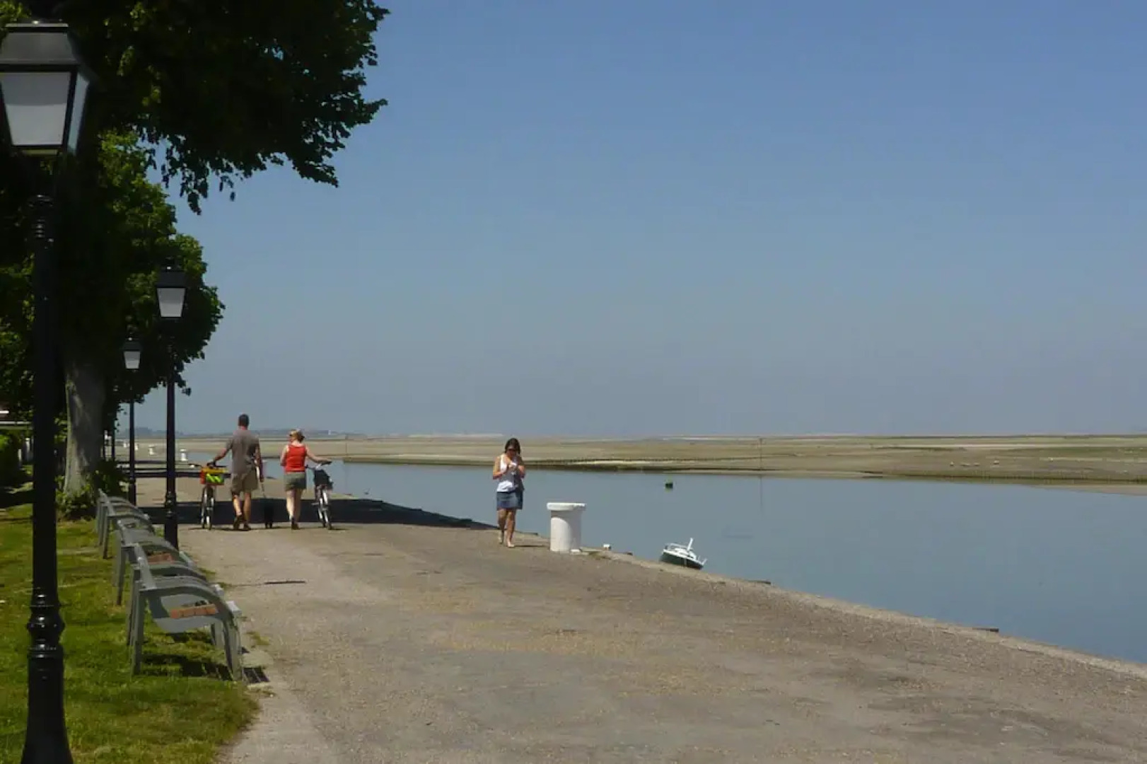 Farmhouse in Lancheres Near Somme Bay