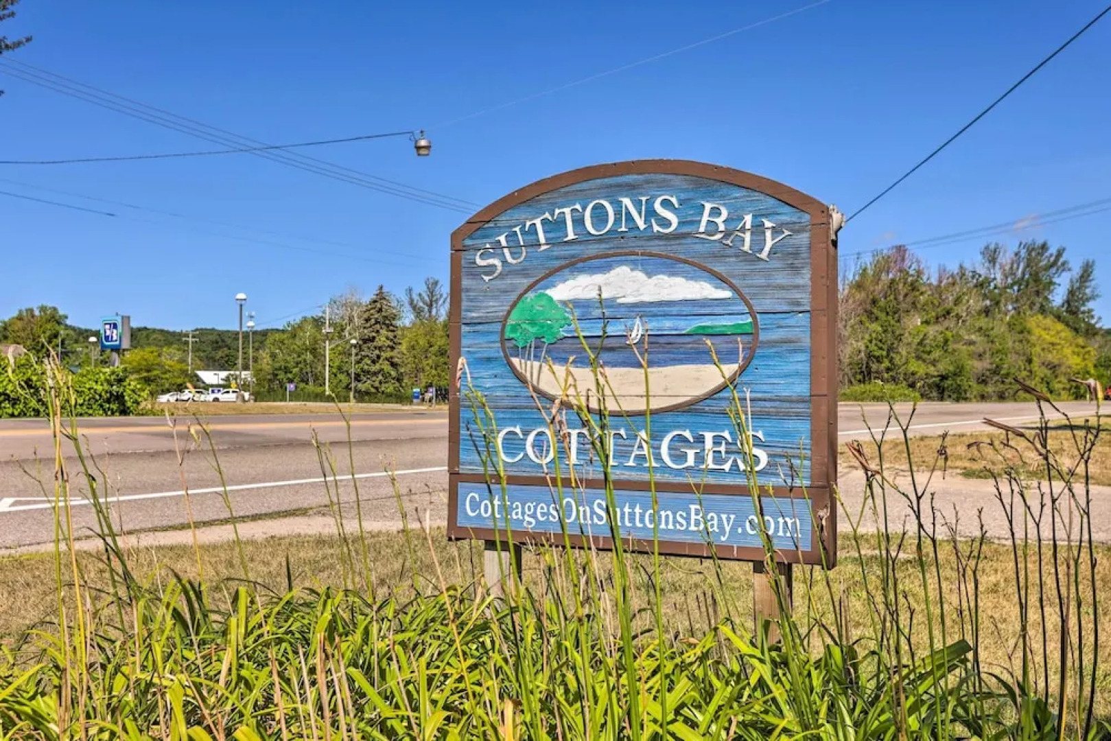 Quaint Studio w/ Shared Beach: Walk to Suttons Bay