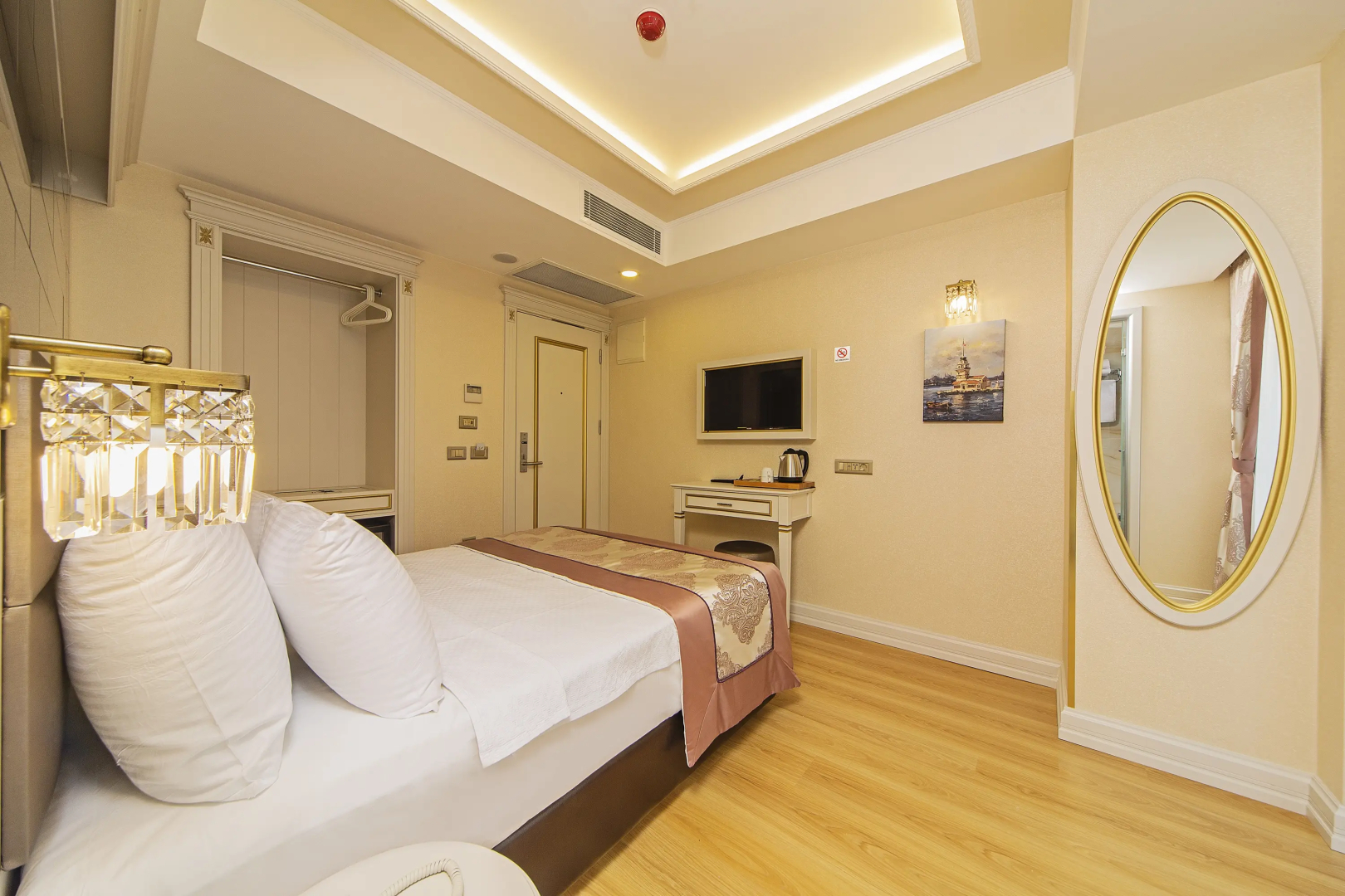 Grand Naki Hotel