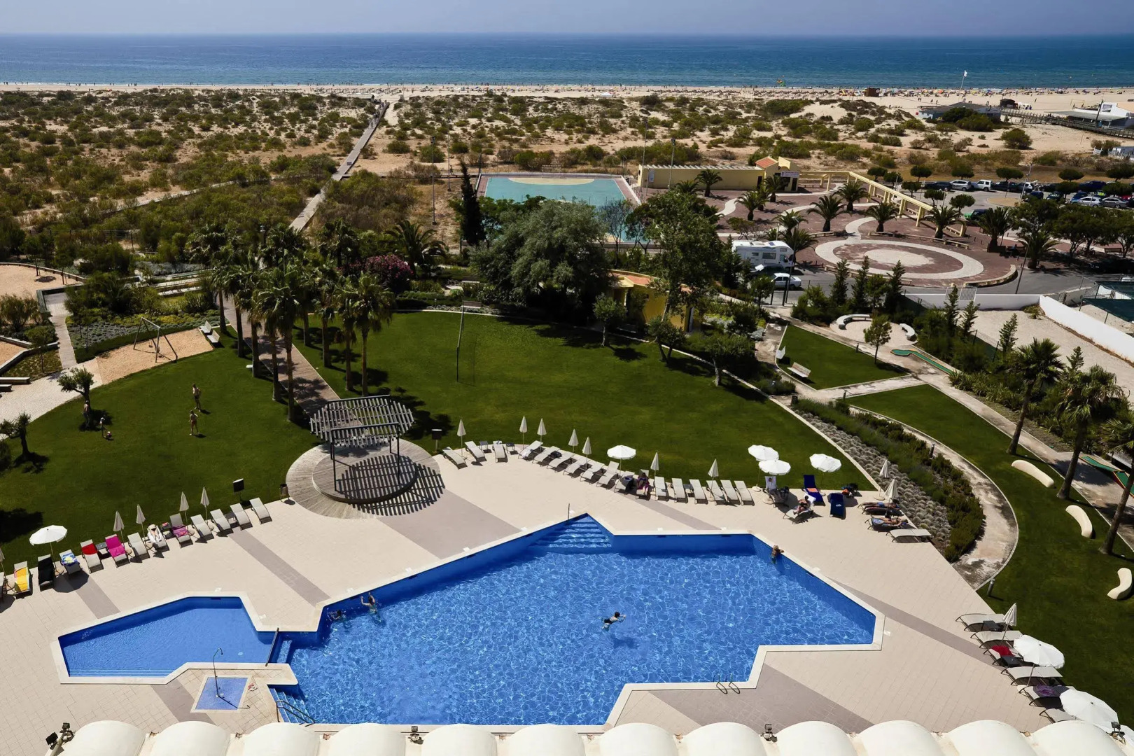 Отель Ozadi Altura Beach Resort