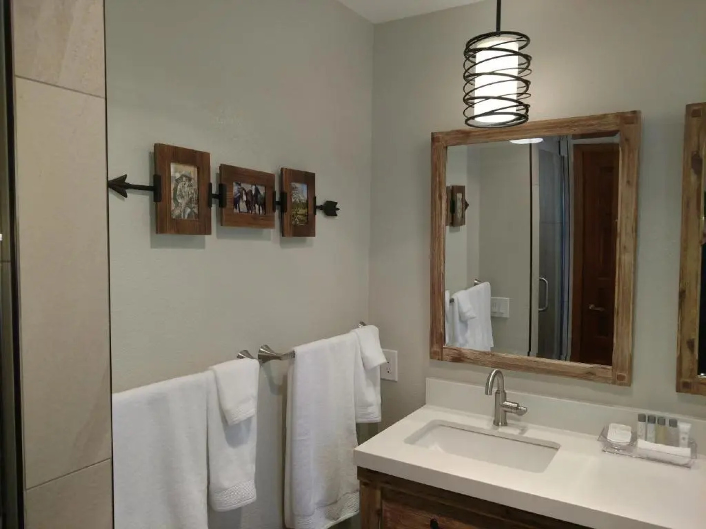 Ponderosa Ridge A B & B