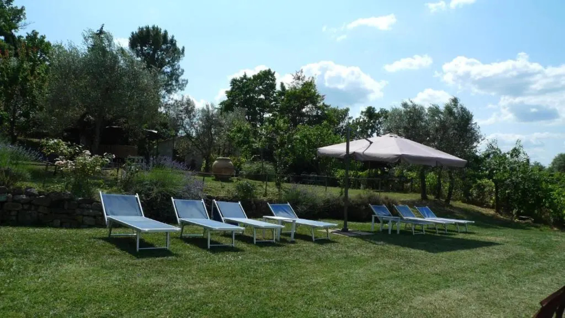 Villa with private swimming pool and garden in quiet area, panoramic views