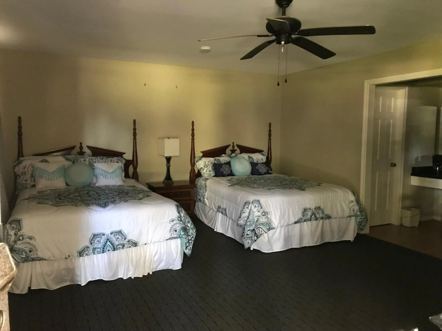 Hom Away Inn and Resort