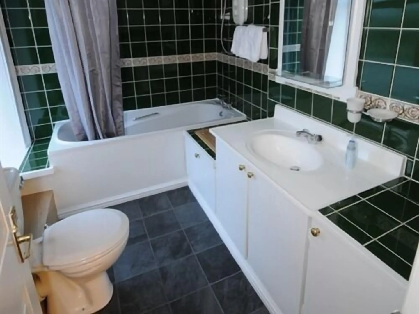 The Three Wheat Heads Inn