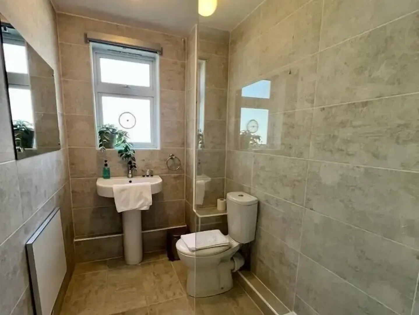 Sunny 2-Bedroom flat in Hoddesdon