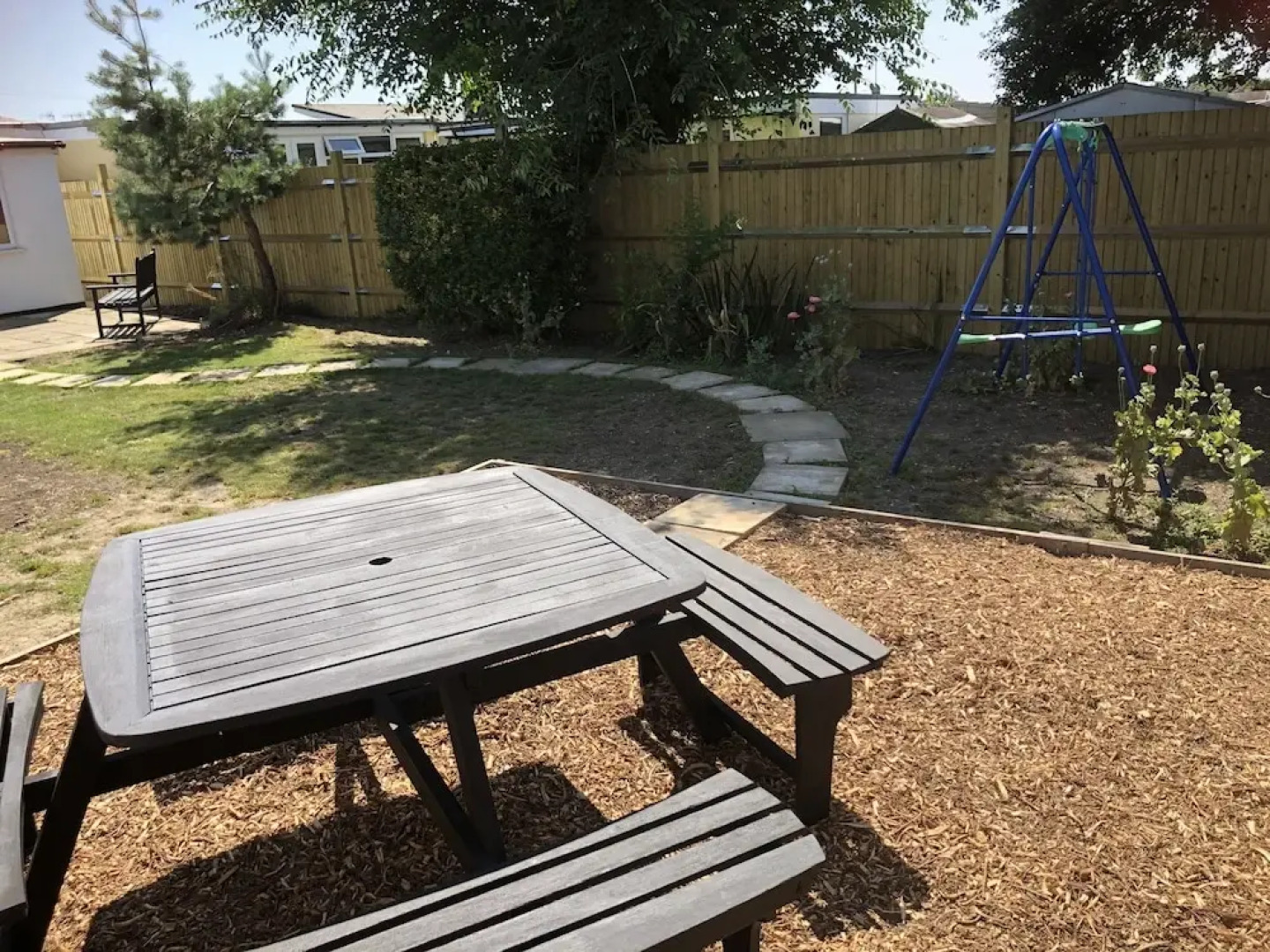 3 bed Bungalow minutes from the beach