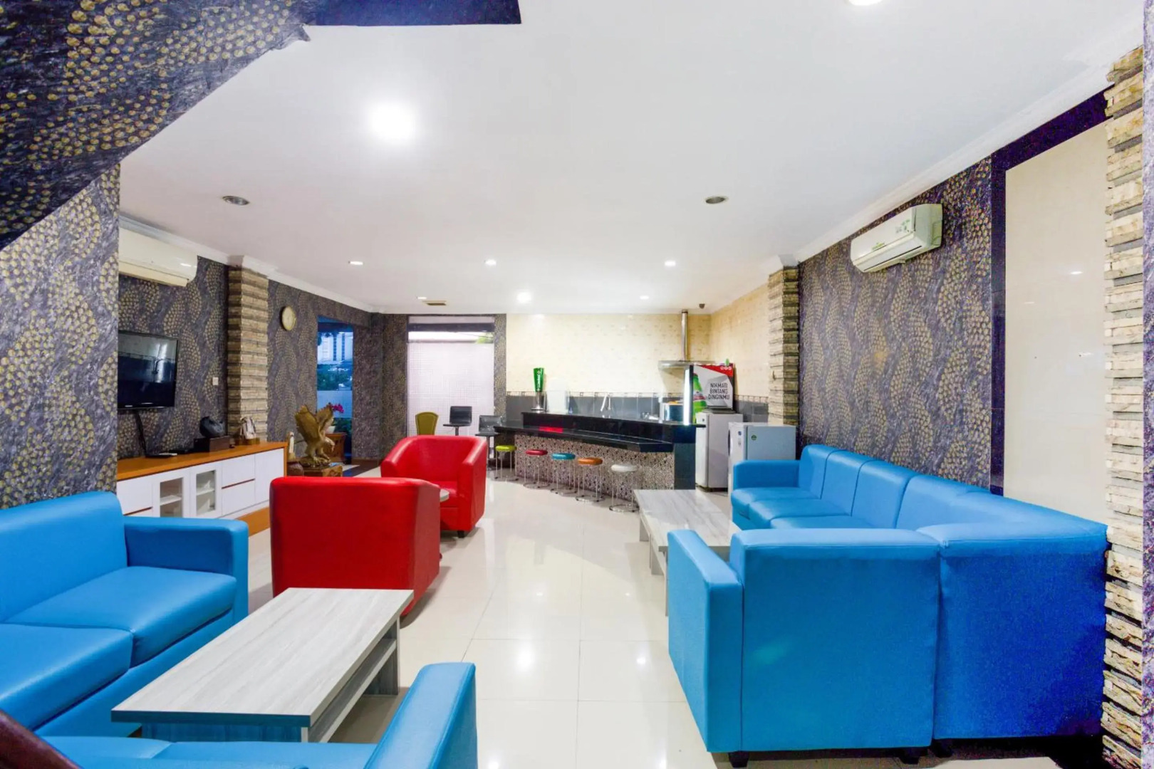 Hotel Addict by RedDoorz