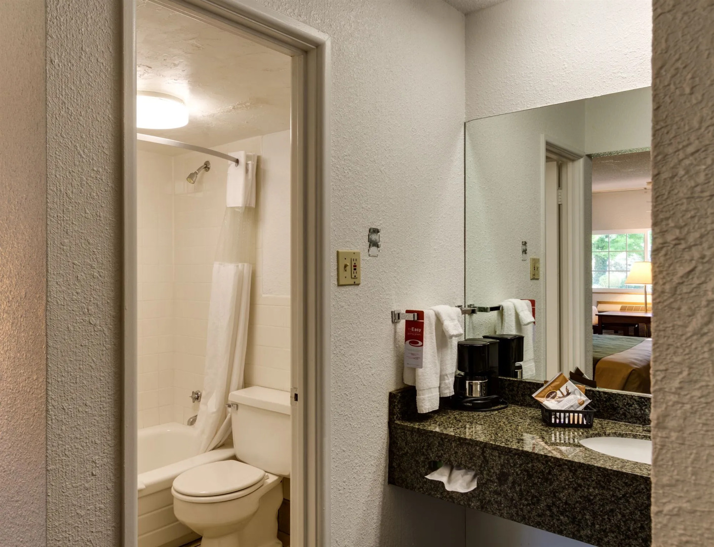 Econo Lodge & Suites Spokane