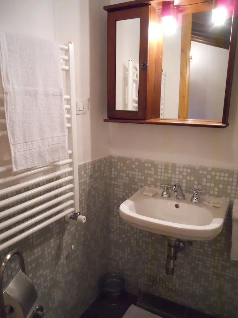 Guesthouse Runcini dormire in un borgo medievale