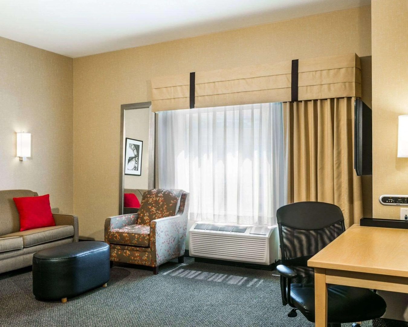 Cambria Hotel Denver International Airport