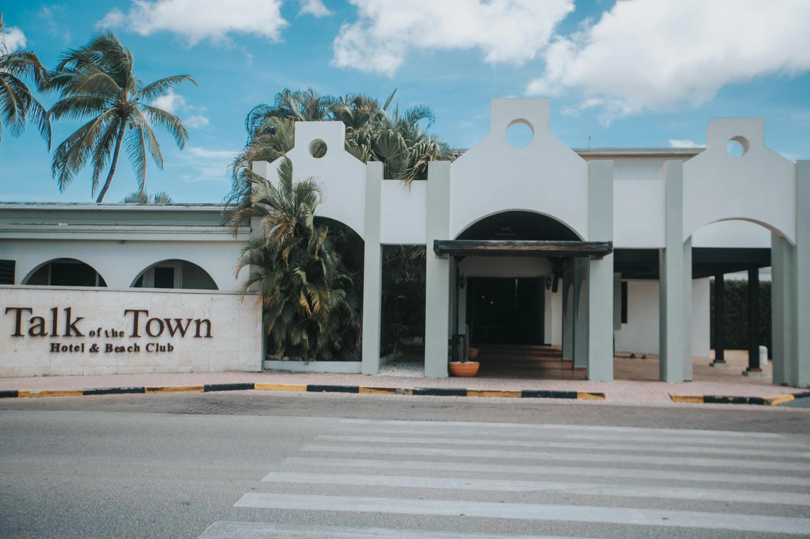 voco Surfside Aruba by IHG