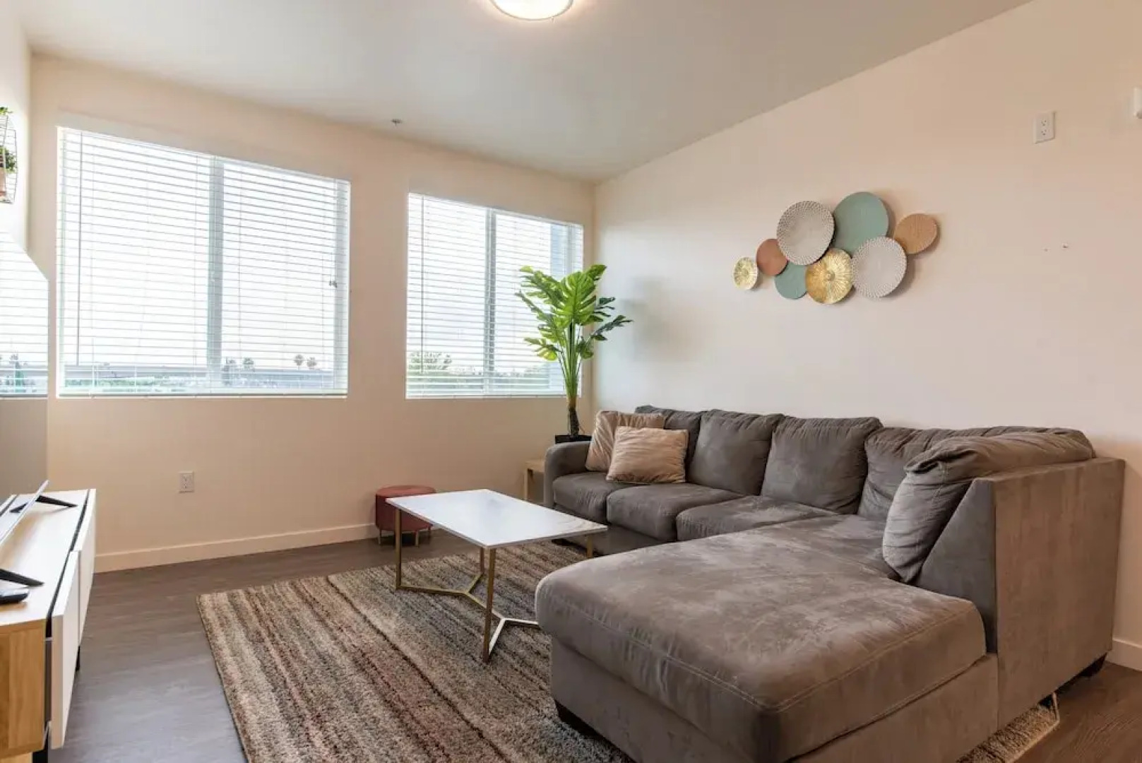 Santa Ana Delightful 4 Bedroom House