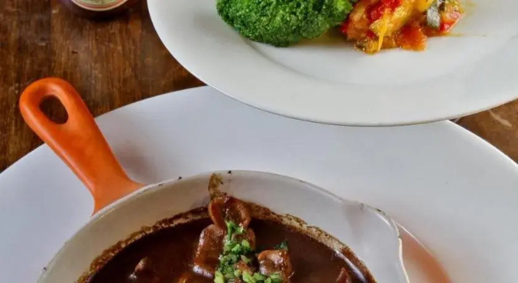 Logis Hostellerie de lAuberge de LÉtang Bleu