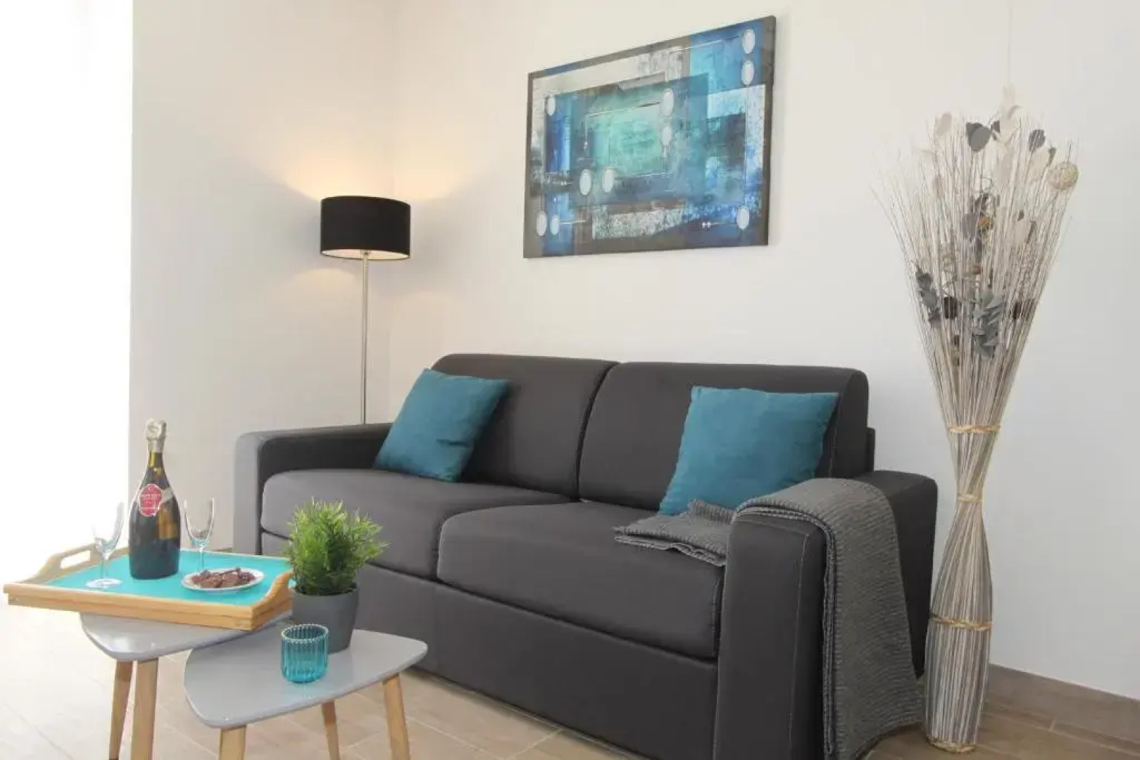 Le First by EasyEscale