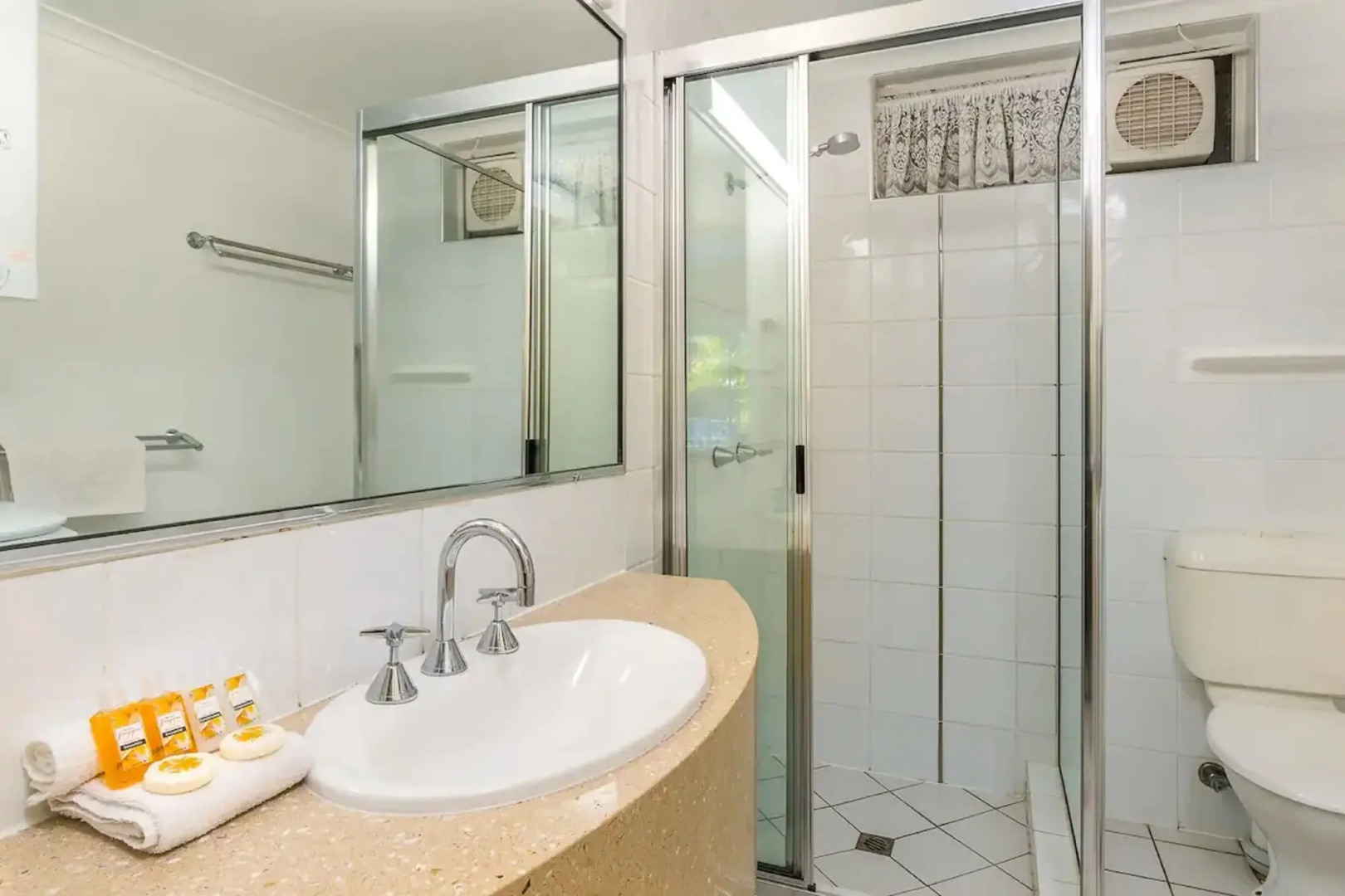 Tradewinds McLeod Holiday Apartments