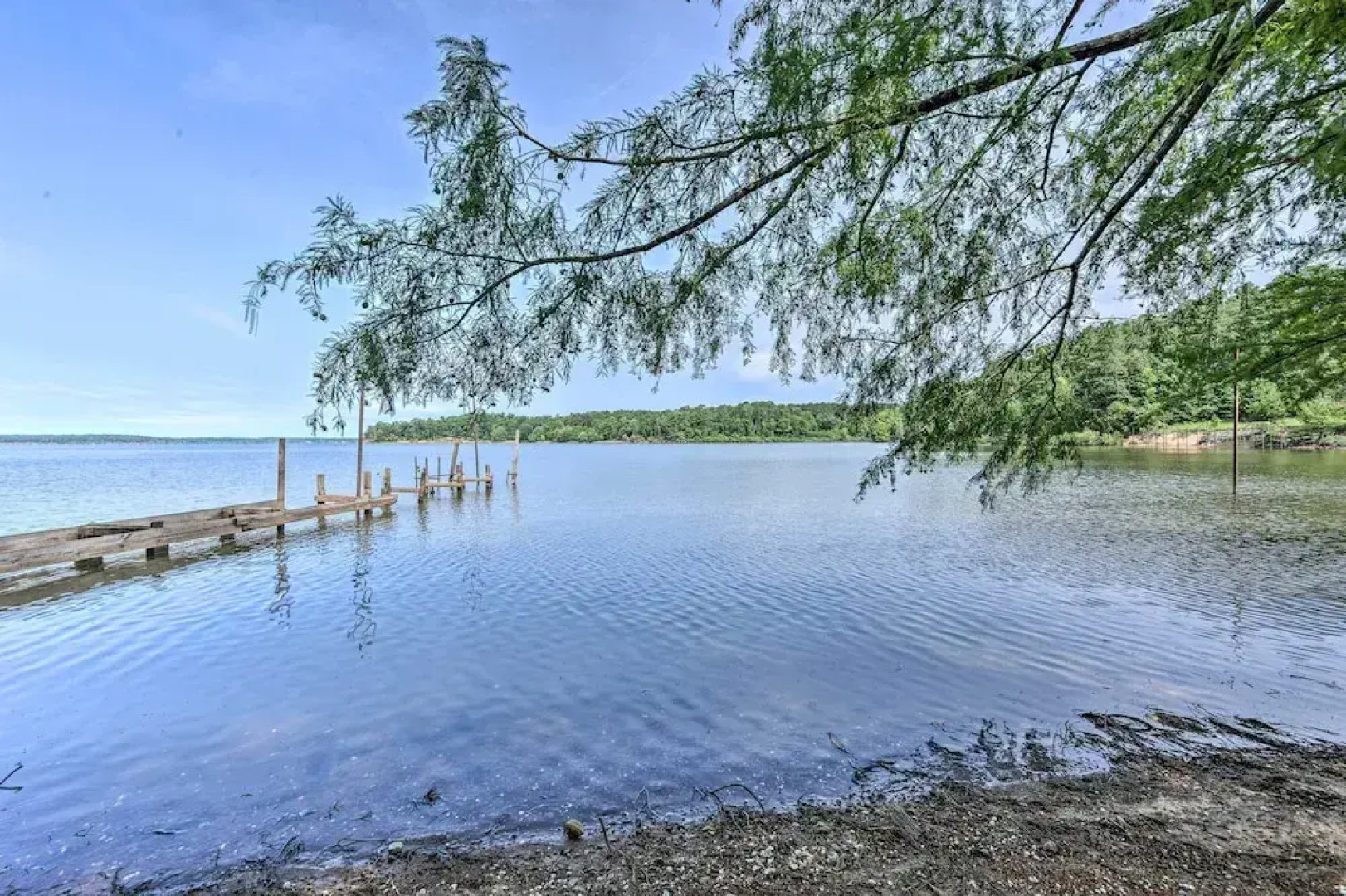 Stunning Avinger Retreat on Lake O' the Pines