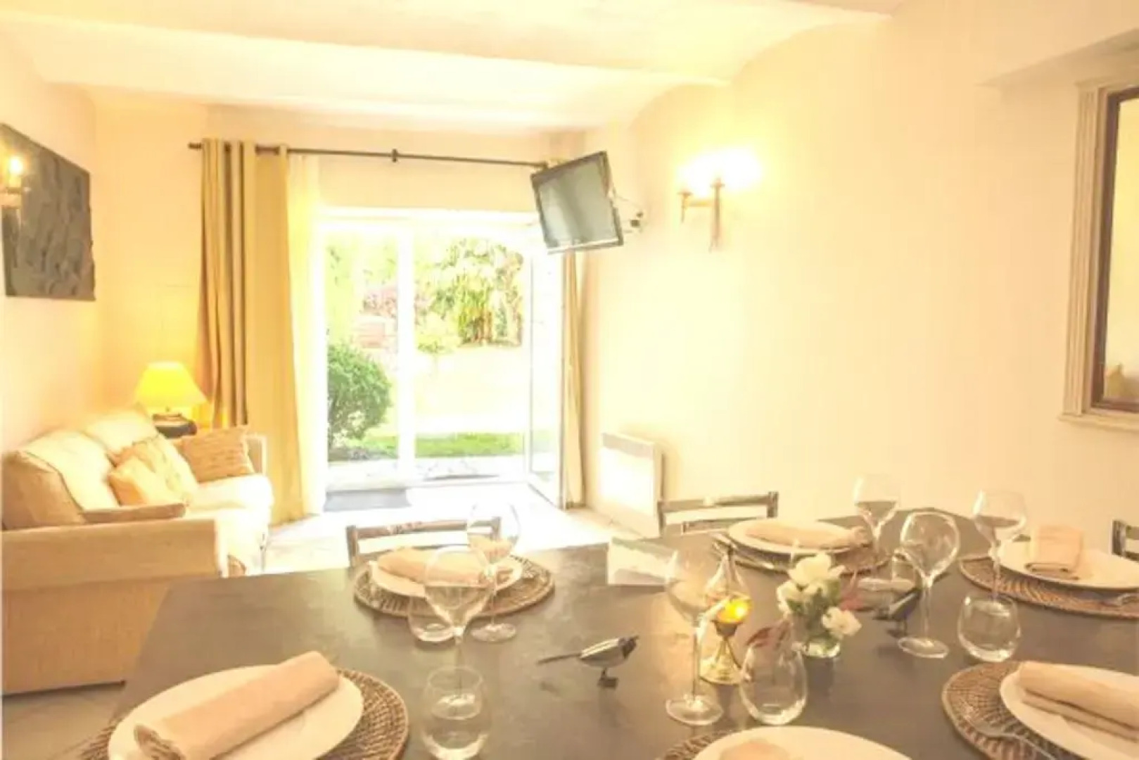 Appartement d'une chambre avec piscine partagee jardin clos et wifi a Forcalquier