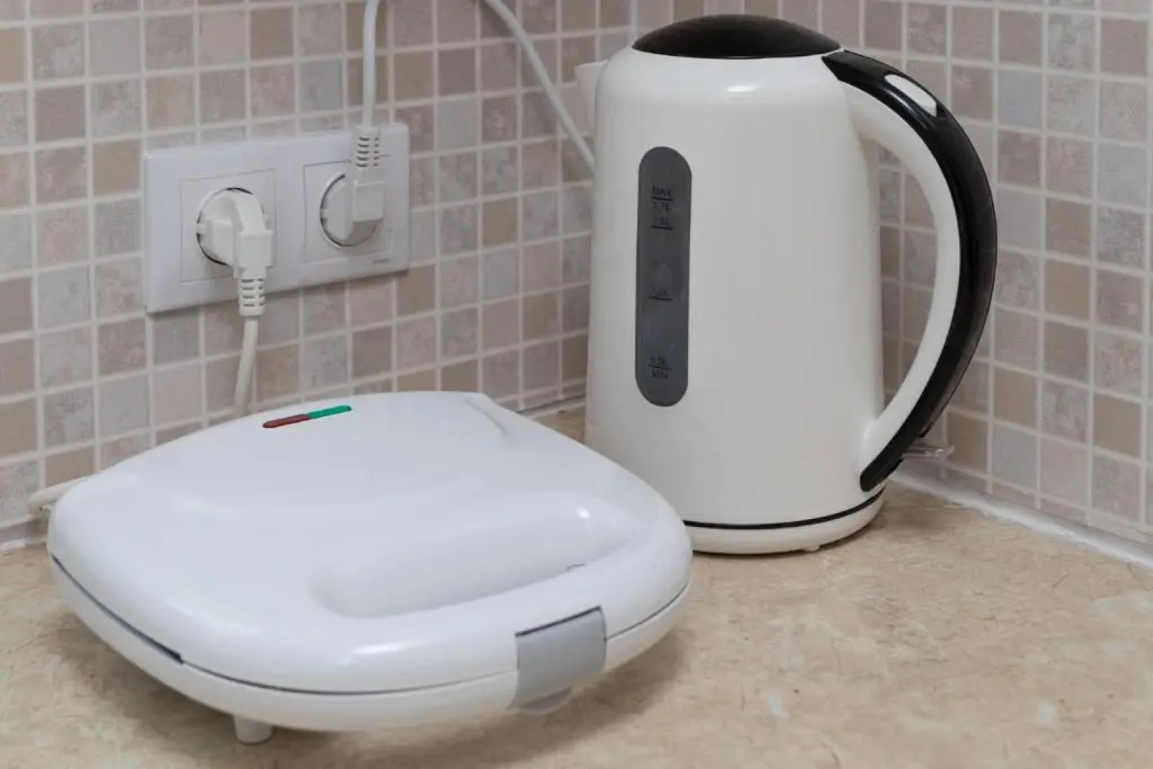 Comfortable Bed, 10 min walk to center