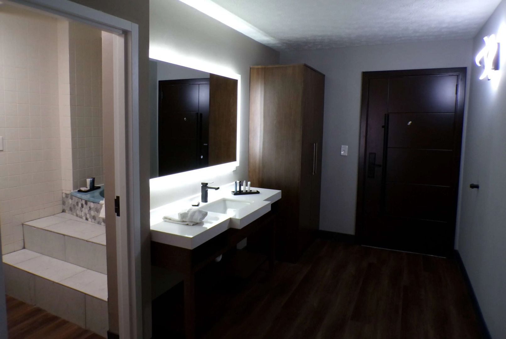 Luxor Inn & Suites, a Travelodge by Wyndham