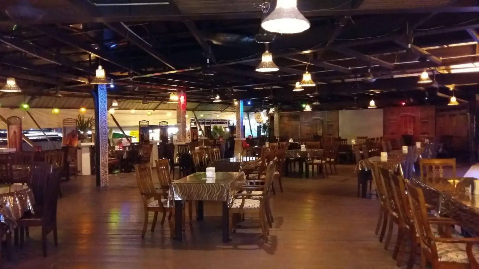 D'Feringghi Haus Hotel & Restaurant