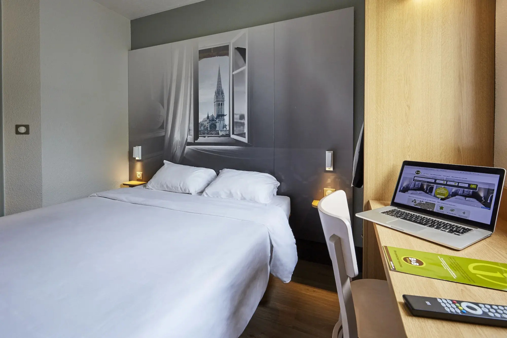 B&B HOTEL Caen Mémorial