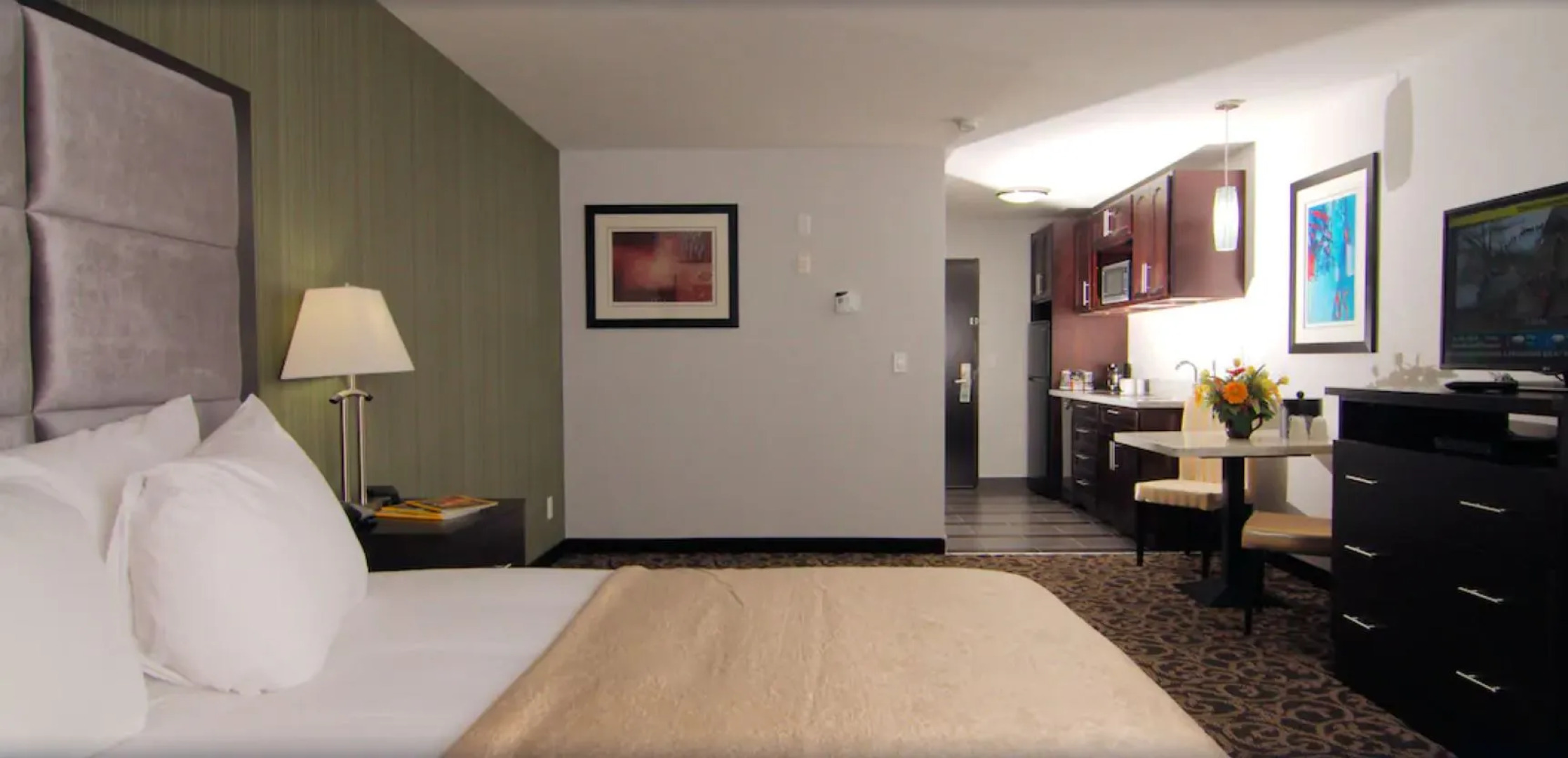 Paradise Inn and Suites - Redwater