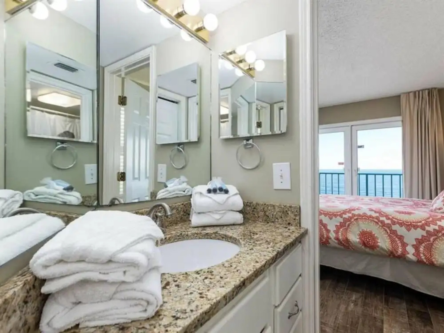 Surfin Inn by Meyer Vacation Rentals