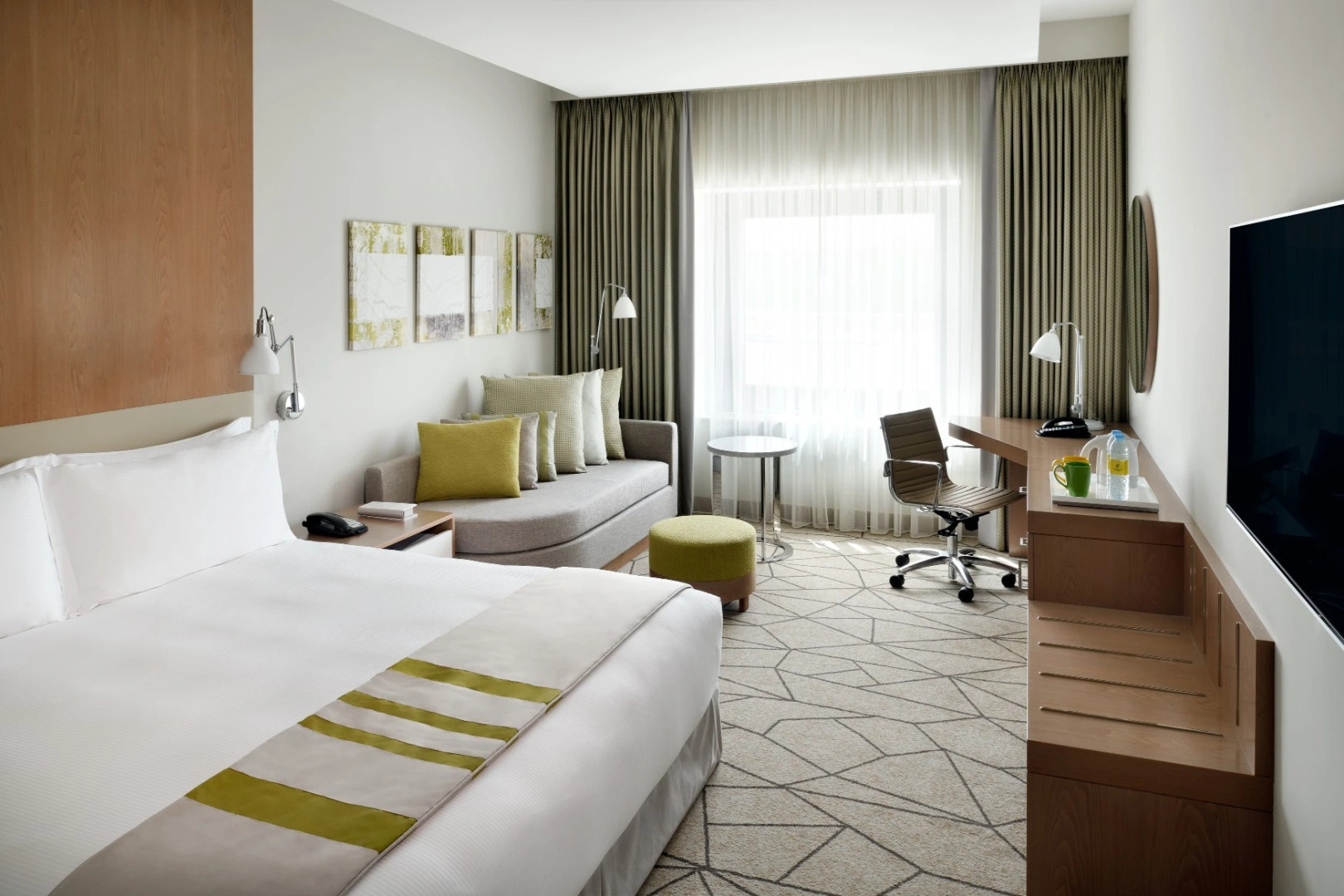 Отель Holiday Inn & Suites Dubai Festival City an IHG