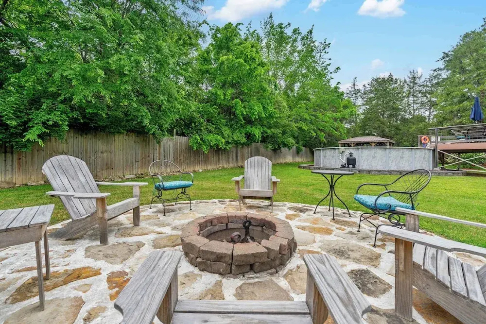 The Cozy Cottage Getaway - Private Pool & Hot Tub