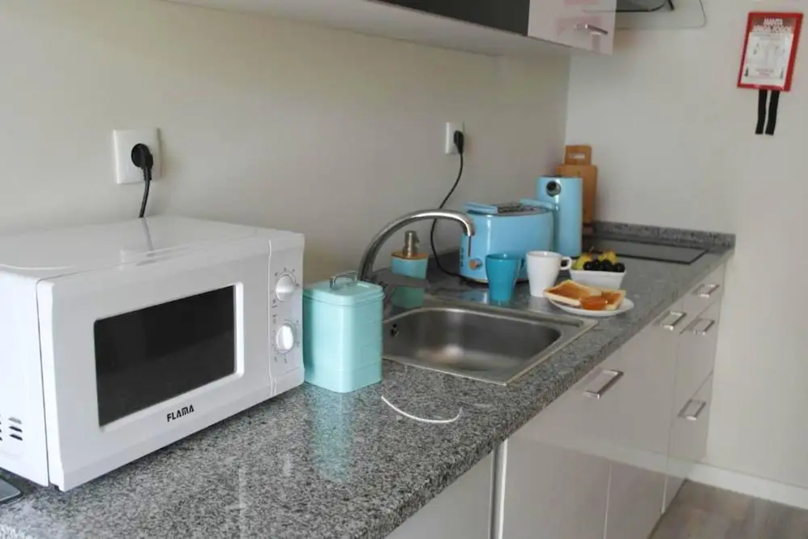 House With one Bedroom in Atalaia, With Shared Pool, Enclosed Garden and Wifi Near the Beach