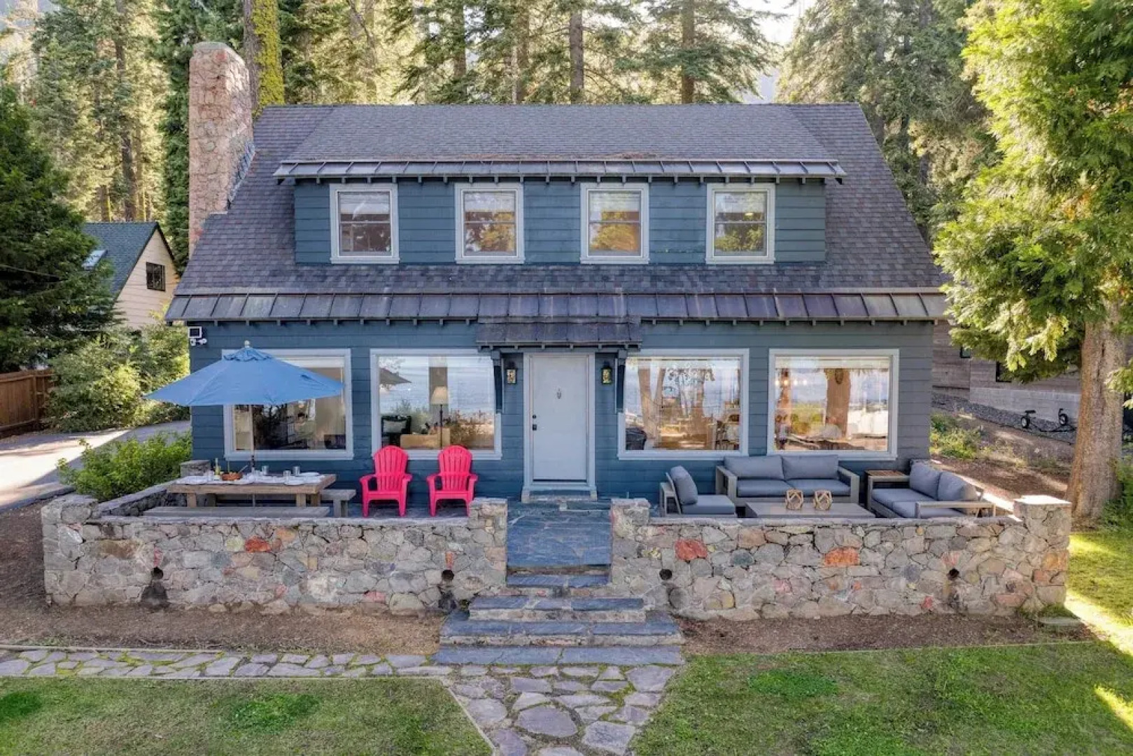 West Shore Lake House by Avantstay Ski Cabin w/ Backyard Sledding Hill!