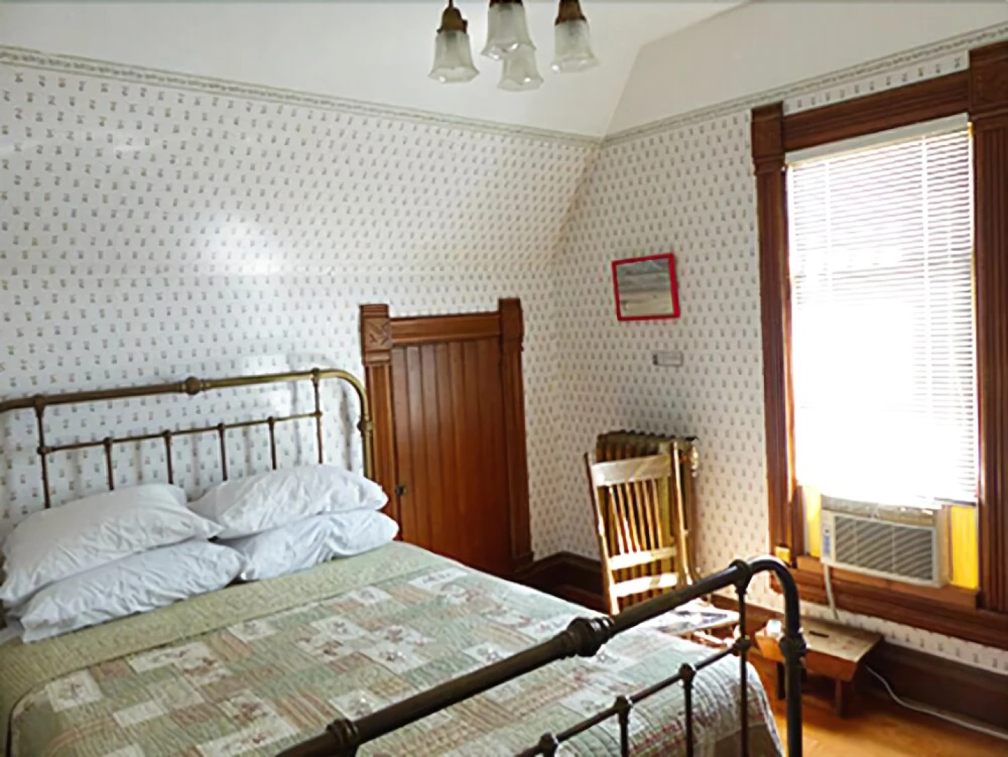 The Hood House Bed & Breakfast Inn