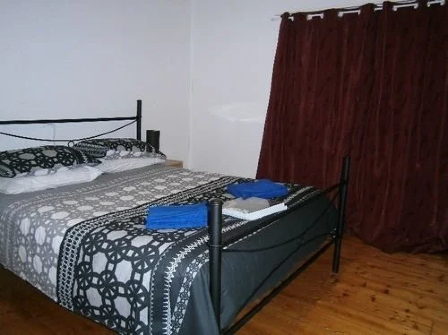 Aussie Bacon and Eggs Cottages