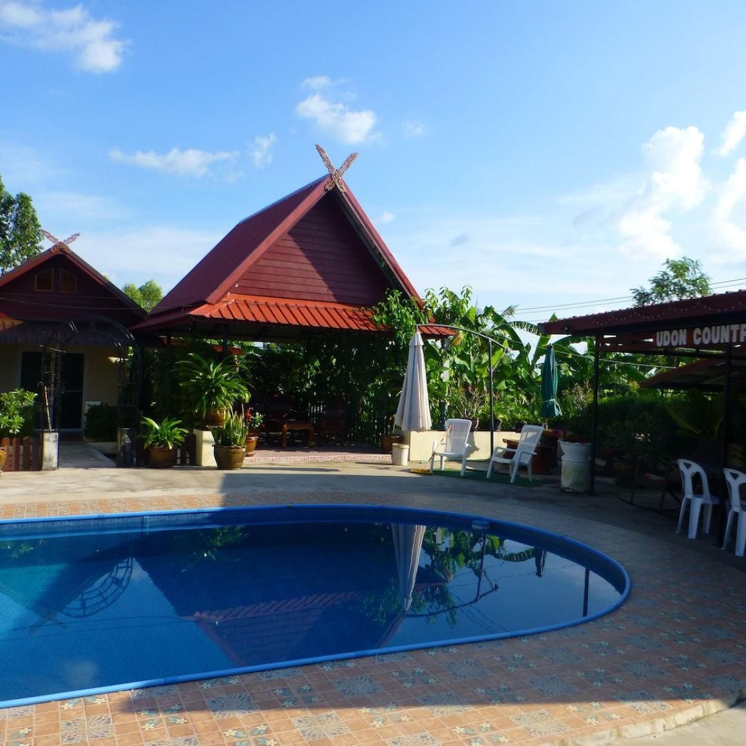 2 Double Bedroom Pool Apartment With Extensive Kitchen Dining Room Wi-fi Aircon