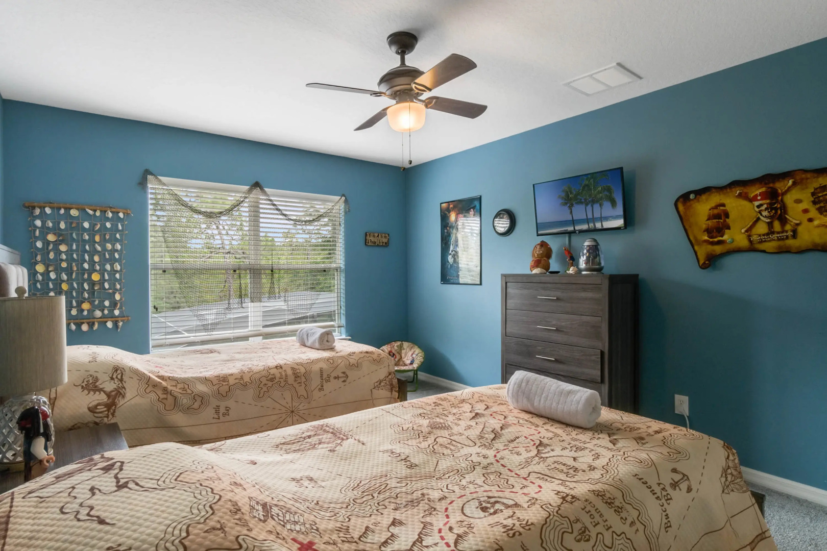 P2149VD - Newly renovated pool/spa home: 10 guests, Davenport, US