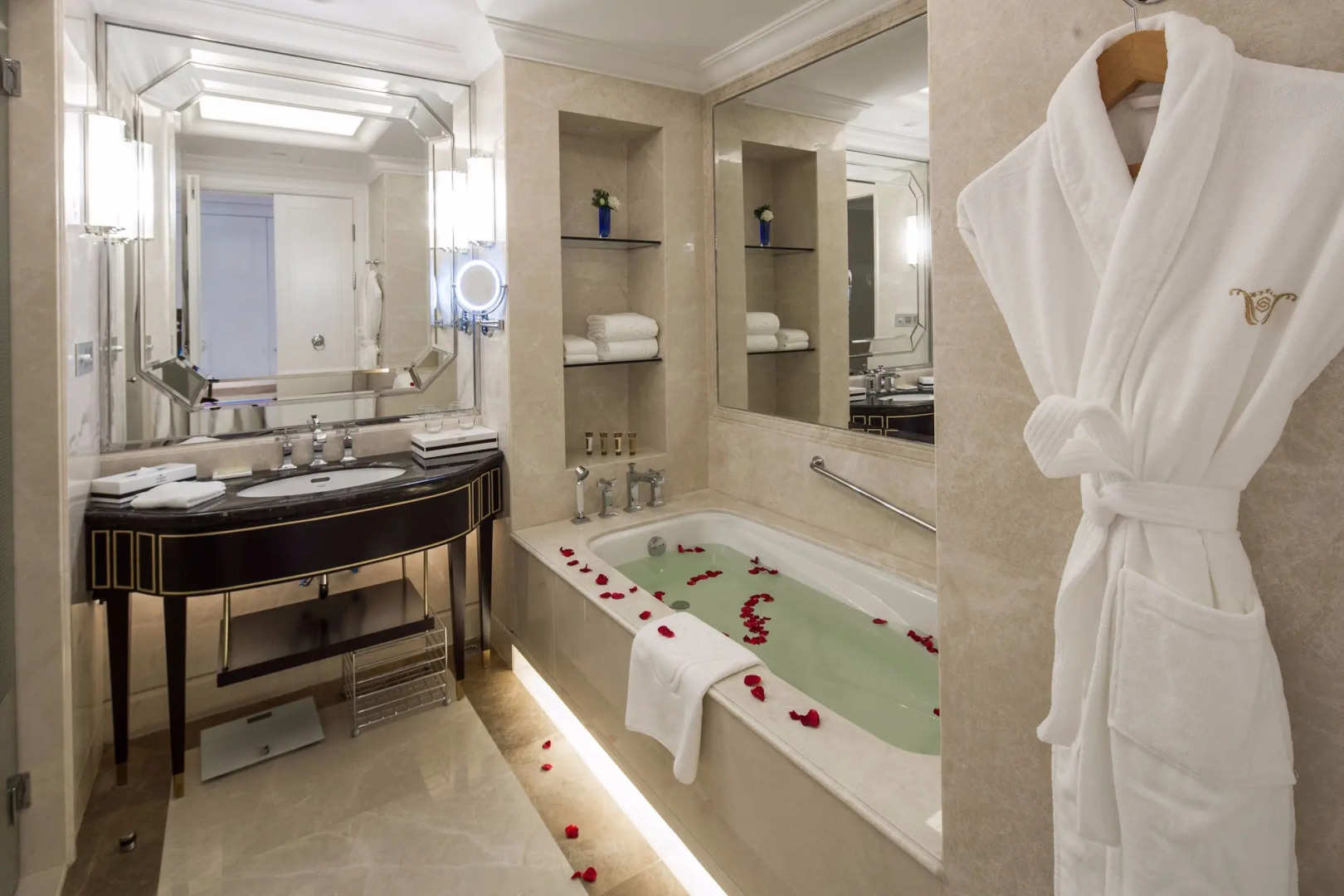 Fuzhou Jeurong Hotel