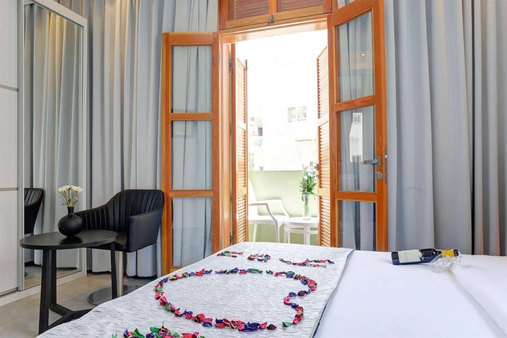 Residence Suites Hotel