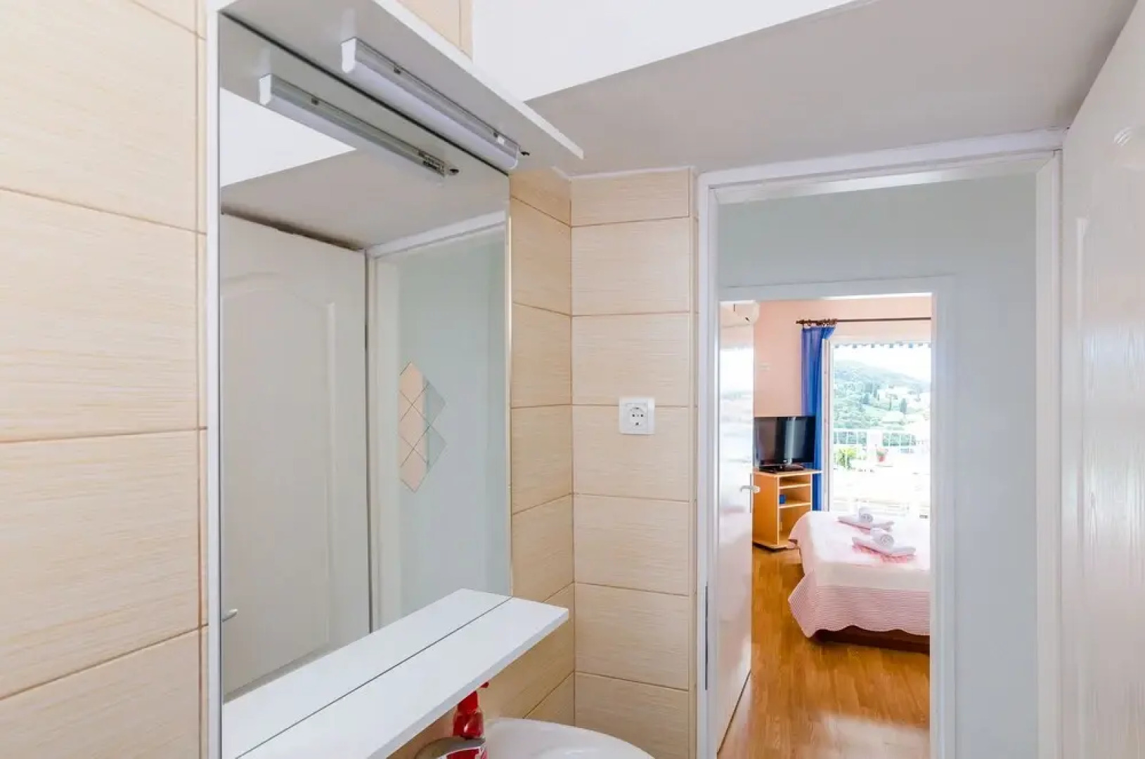 Apartments & Room Lino