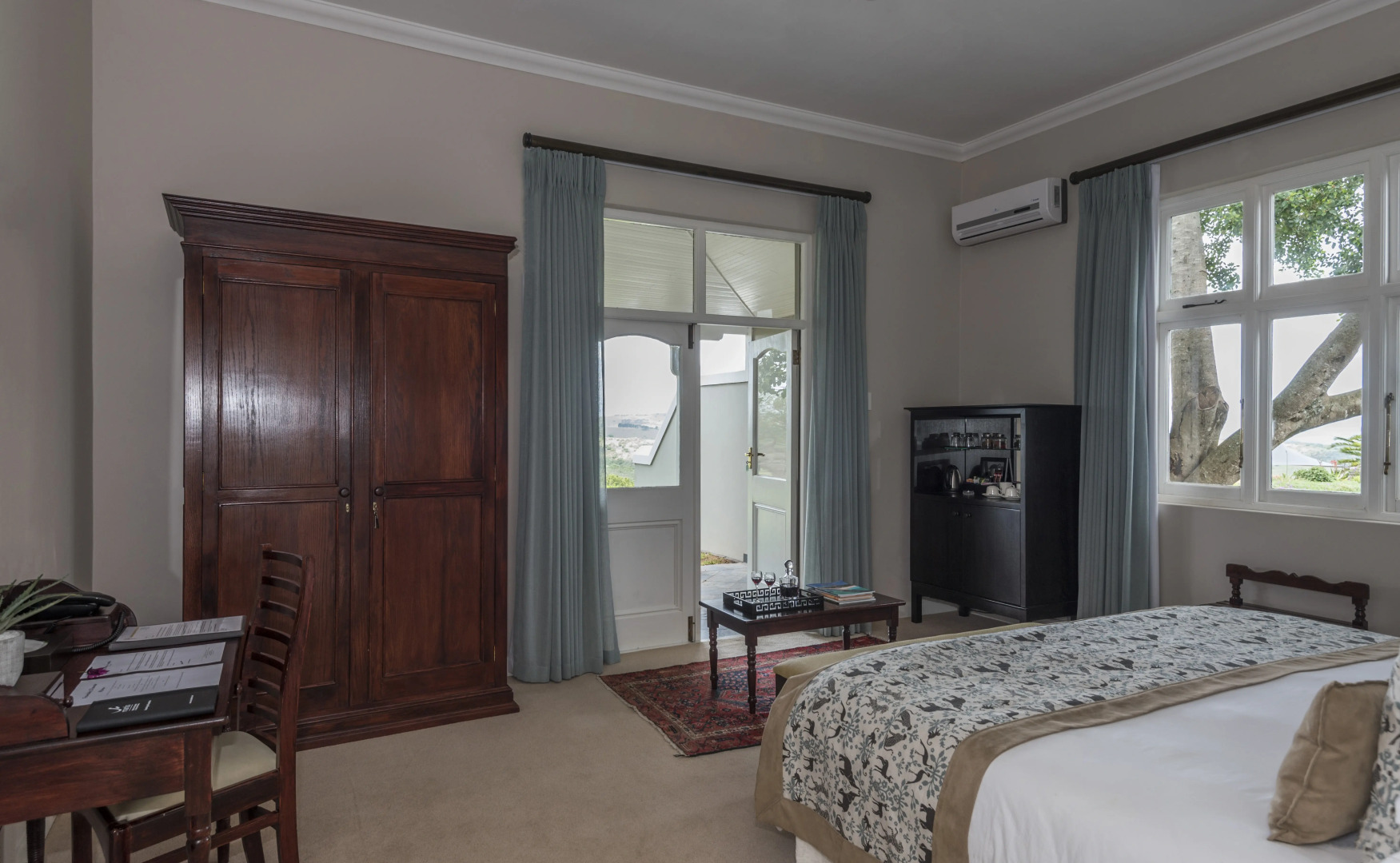 Founders Lodge by Mantis