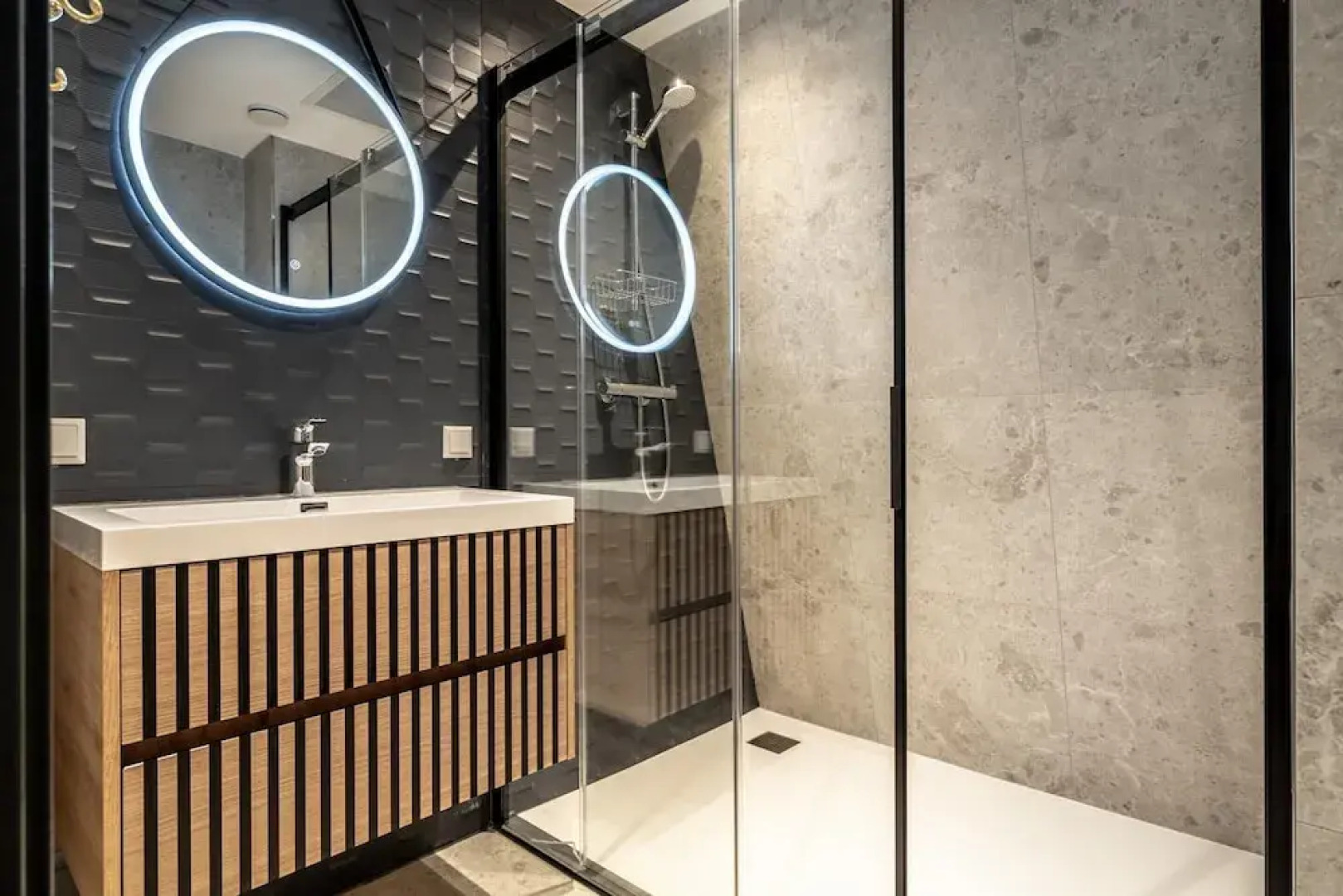 Family Apartment w/ Bunk Beds