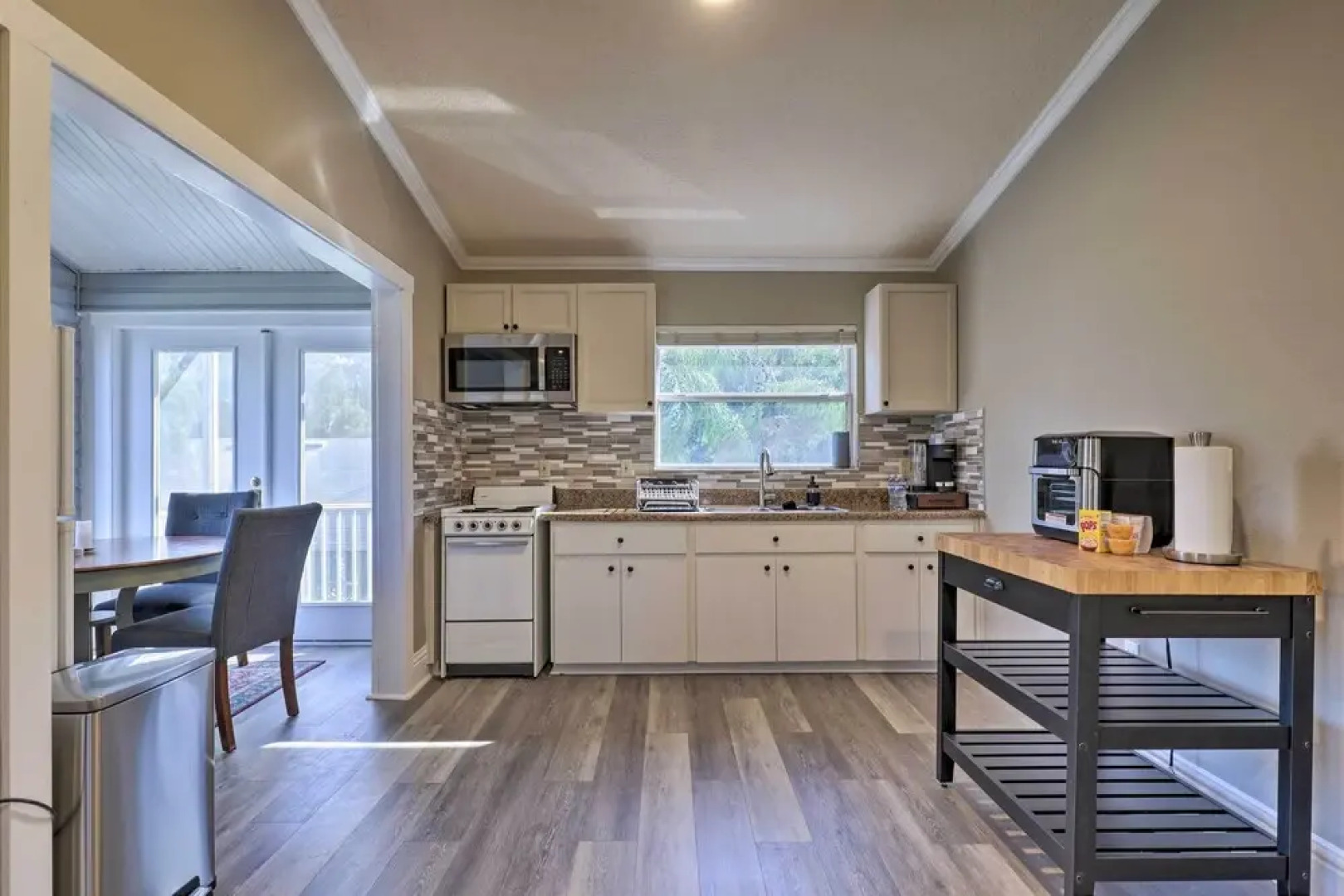 Charming Port Richey Retreat w/ Shared Dock