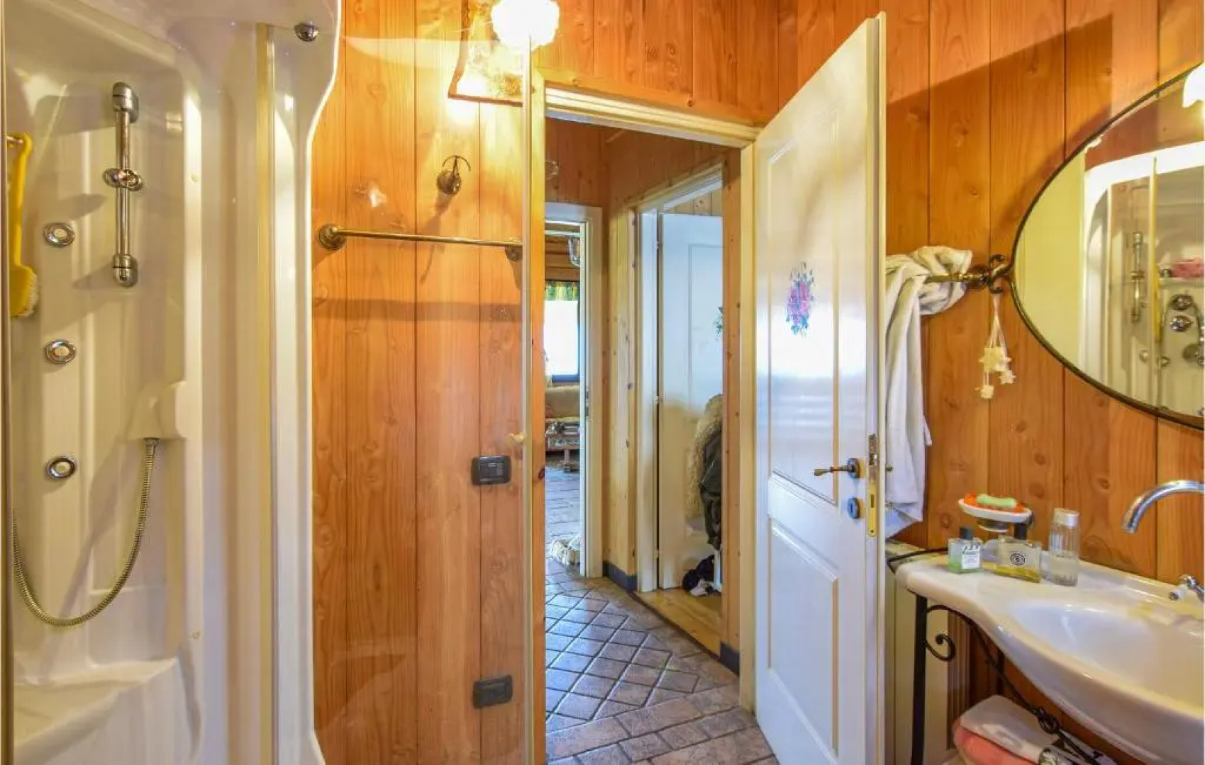 Awesome Apartment in Borno With 4 Bedrooms and Wifi