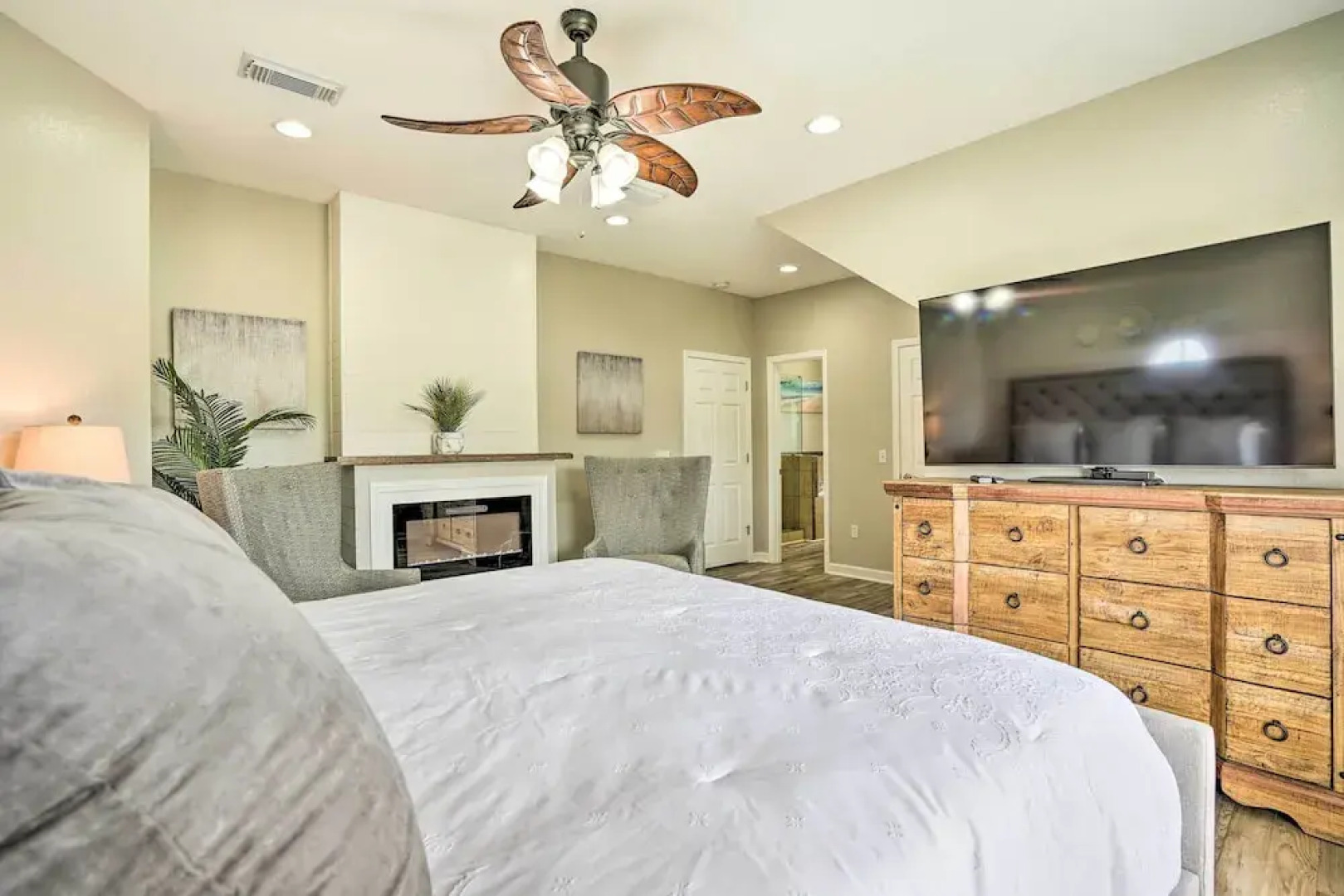 Amazing PCB Villa: Private Pool & Lounge Space