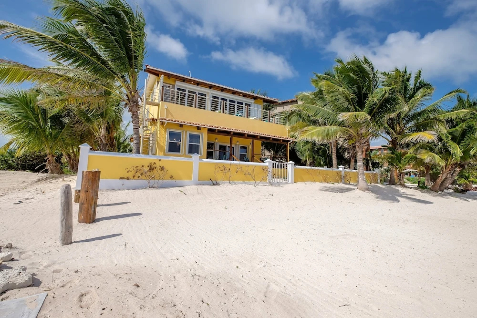 Casa De Bonita 4 Bedroom Home by RedAwning