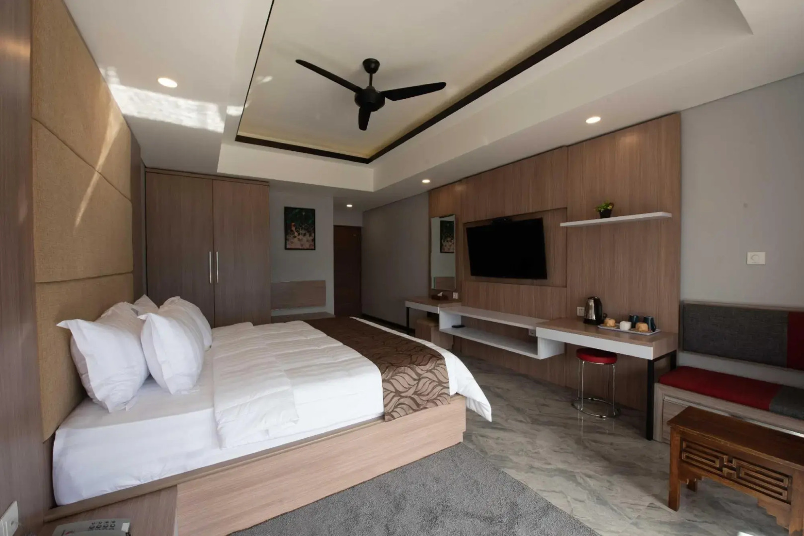 hotel de danau lake view