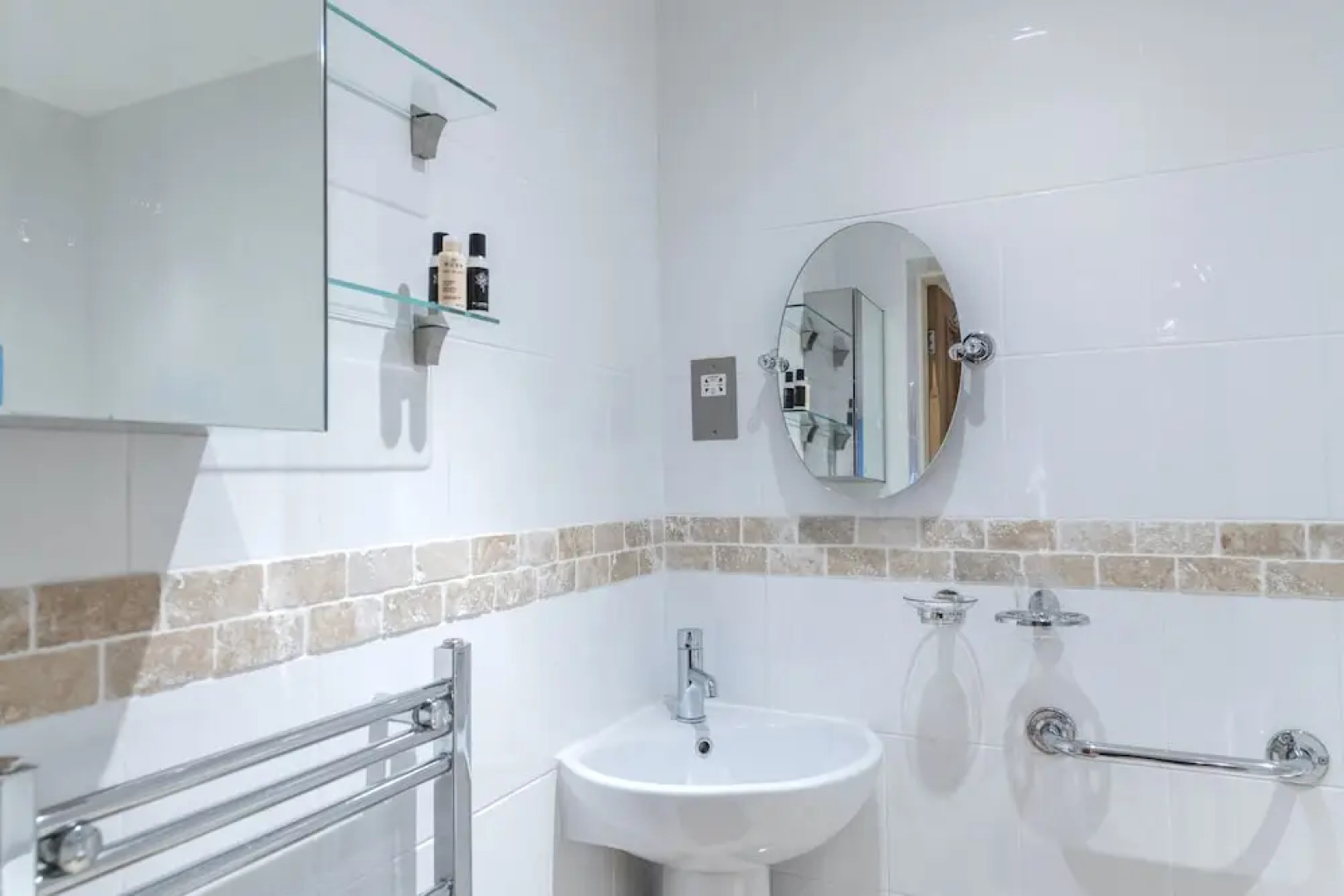 Cottage - Sleeps 5 - Hot Tub - Garden - Parking