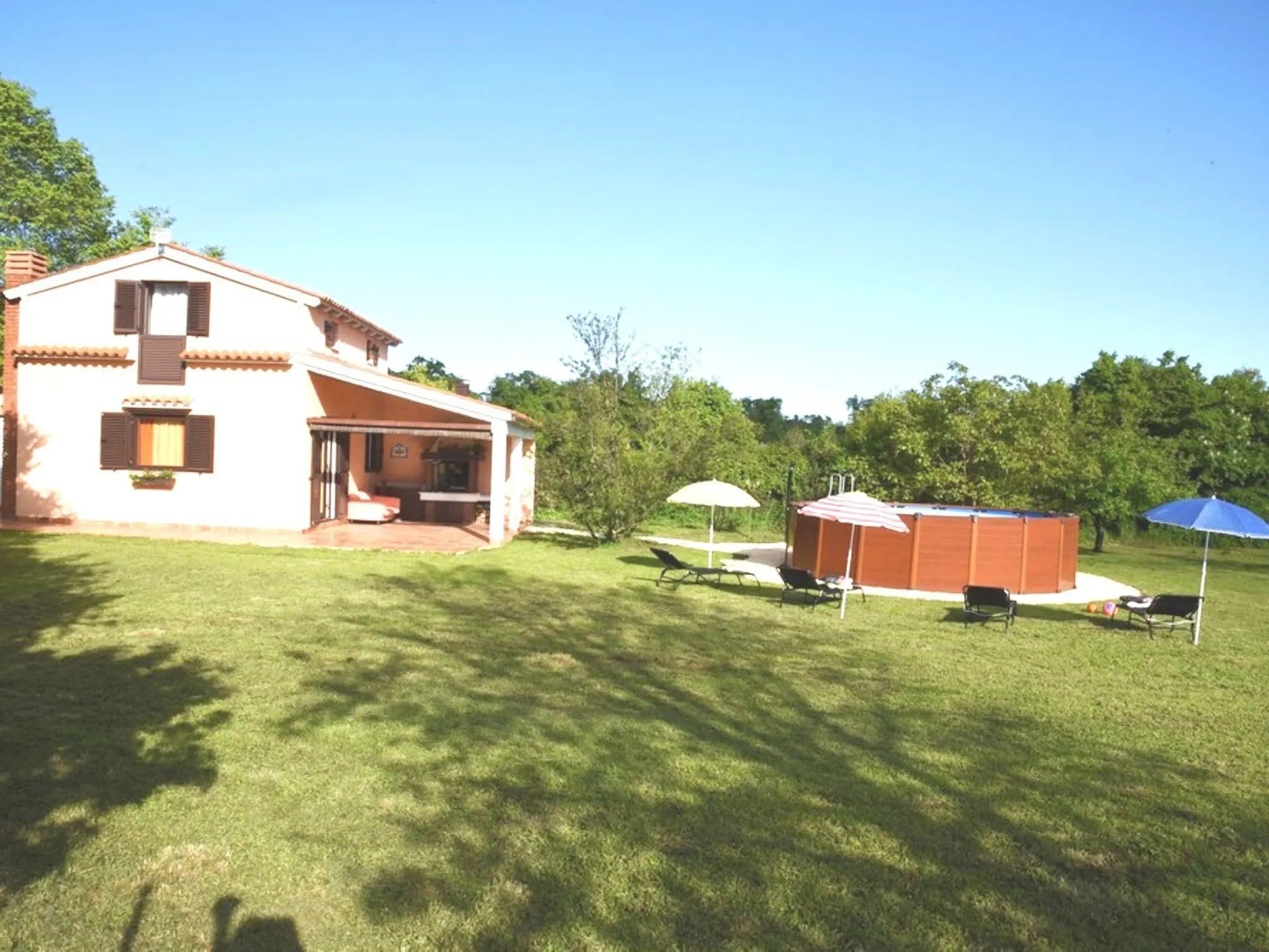 Charming Pool Home Near Pula